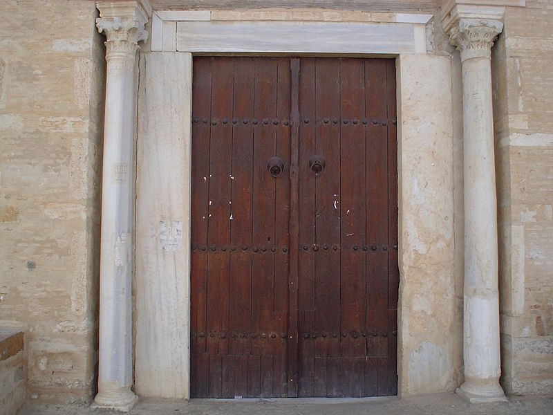 File:Porte de la façade orientale de la Grande Mosquée de Kairouan.jpg