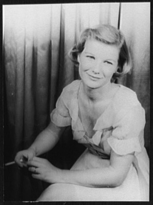 File:Portrait of Barbara Bel Geddes, Cat on a Hot Tin Roof LCCN2004662585.tif