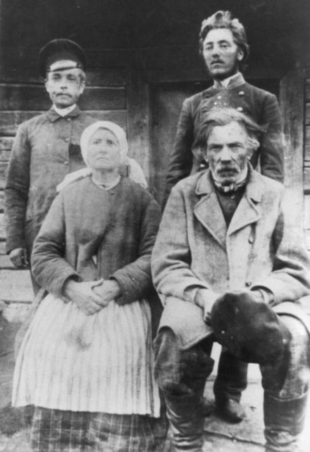 Višinskis (standing on the right) with his parents and brother in summer 1896