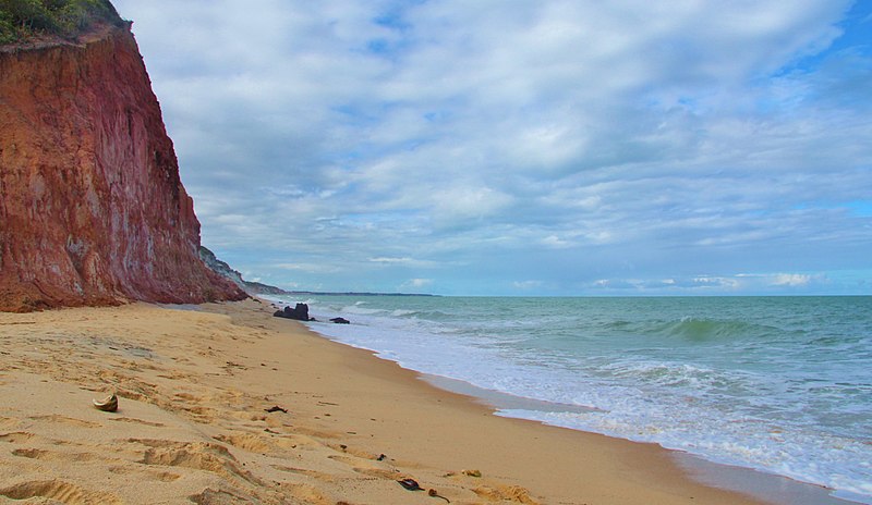 File:Praia das Ostras - Prado-BA - panoramio (1).jpg