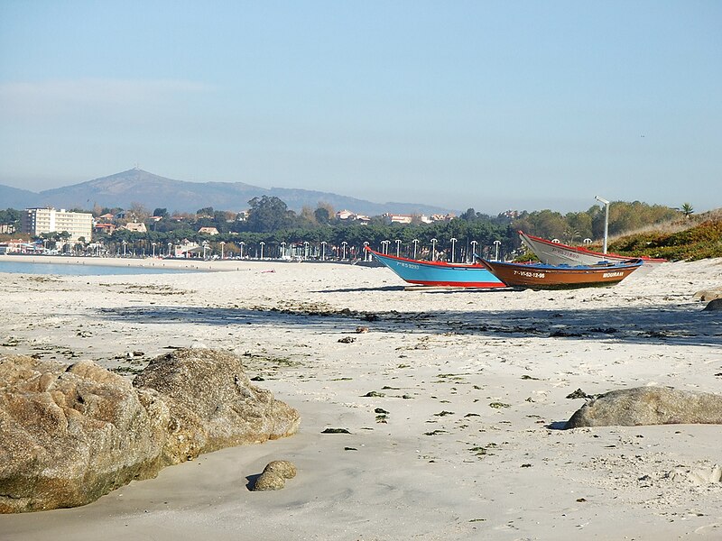 File:Praia de Samil, Navia, Vigo.jpg