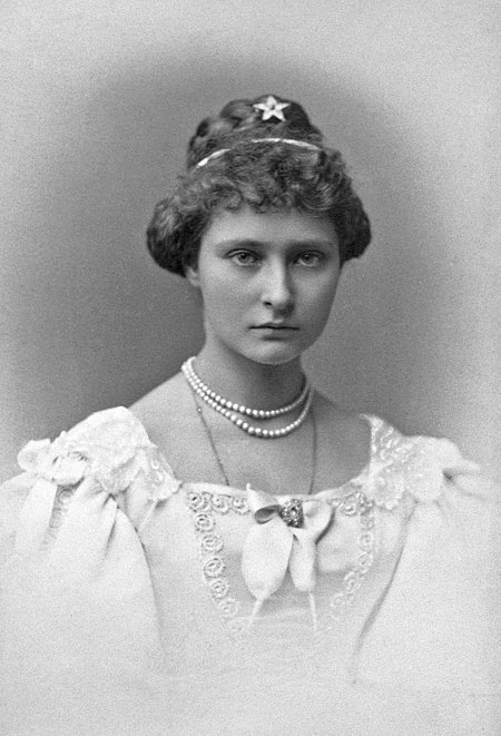 Tập_tin:Princess_Alix_of_Hesse_1887.jpg