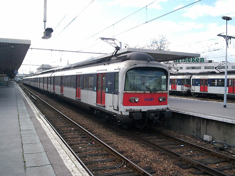 File:RER A - Gare RueilMalmaison 9.JPG