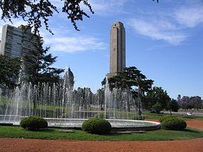 Rosario monumentos bandera.jpg