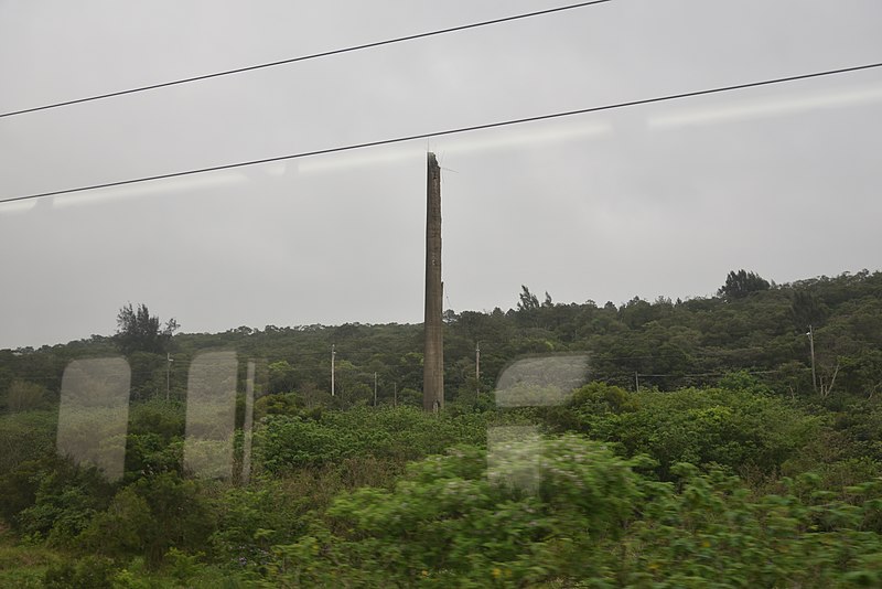 File:Ruins of a factory at the northeast side of TRA Western Line between Zhubei and Xinfeng Station.jpg