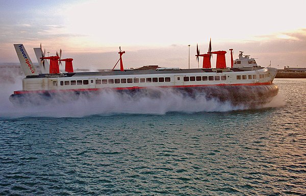 SR.N4 hovercraft arriving in Dover on its last commercial route across the English Channel (2000 October 01)