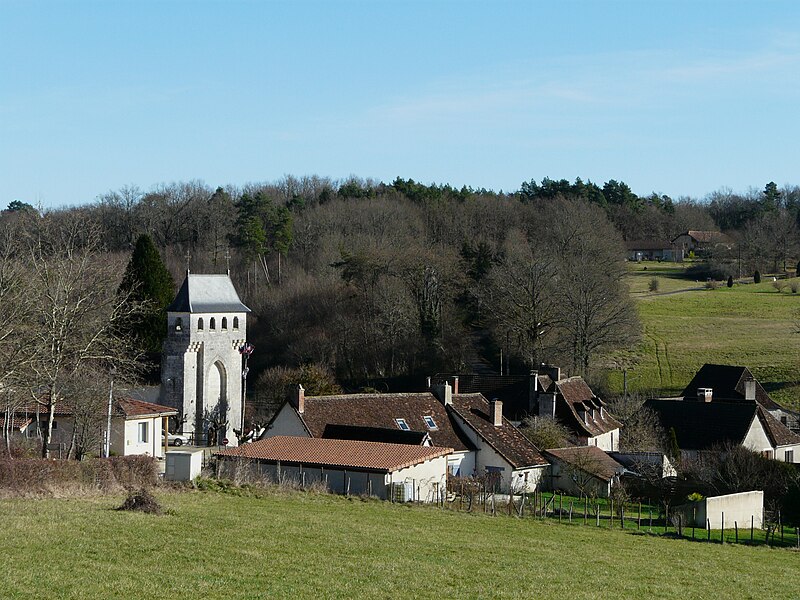 File:Saint-Antoine-d'Auberoche bourg.JPG