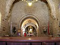 Interior da Igrexa da Franqueira coa imaxe da Virxe no fondo.