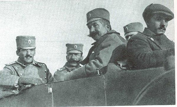 The staff of 1. Armija. On the left side is the army commander, Crown Prince Alexander, the army chief of staff, Colonel Petar Bojović, is sitting nex