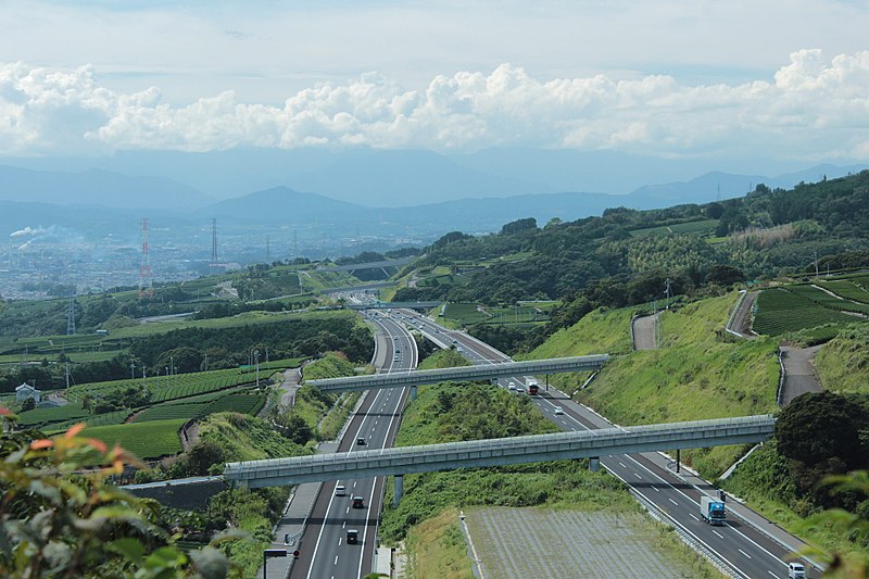 File:Shin-Tomei Expressway 2012-09-09.jpg