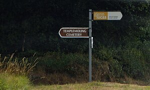 Signpost, Flander's Crossroads - geograph.org.uk - 6054678.jpg