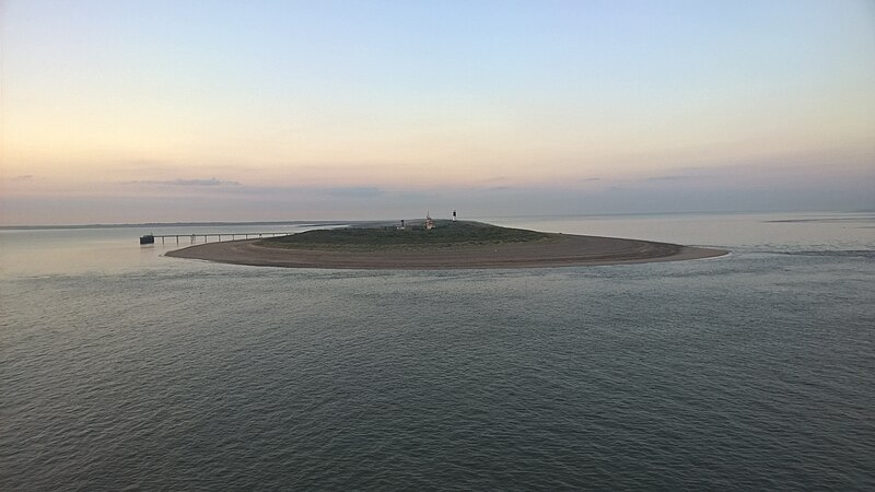 File:Spurn Point - geograph.org.uk - 5435753.jpg