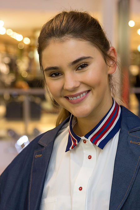 Stefanie Giesinger - 01.jpg