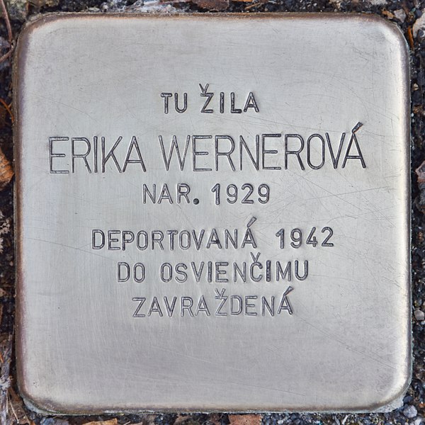 File:Stolperstein für Erika Wernerova (Prievidza).jpg