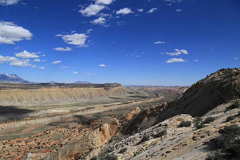 File:Strike Valley South, Capitol Reef National Park, Utah.jpg