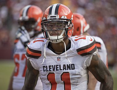 Pryor playing for the Cleveland Browns in 2016