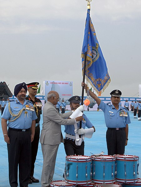 File:The President and Supreme Commander of the Indian Armed Forces, Shri Ram Nath Kovind awarding the President’s Colours to 230 Signal Unit of the Indian Air Force, at Air Force Station Halwara, in Punjab.jpg