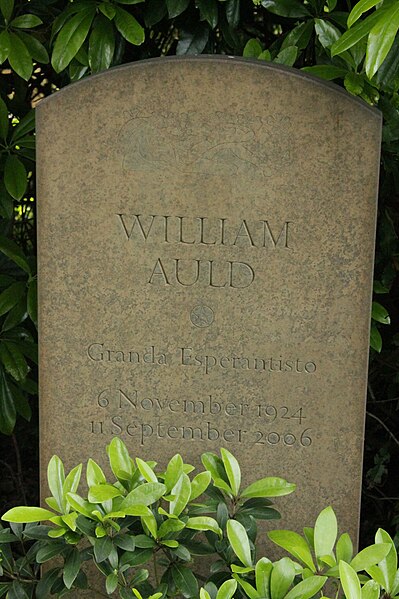 File:The grave of William Auld, Dollar churchyard.jpg