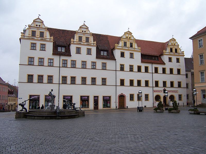 File:Torgau Mohrenapotheke.jpg