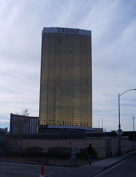 File:Trump Tower Las Vegas1.jpg