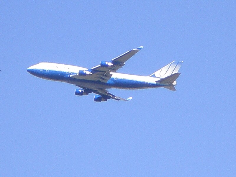 File:United Airlines Boeing 747-400 flying out of SFO 3-7-09.JPG