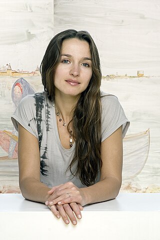 <span class="mw-page-title-main">Veronica Smirnoff</span> British artist of Russian origin (born 1979)