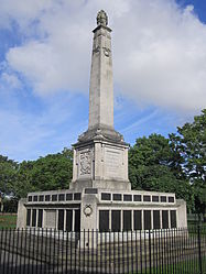 Widnes War Memorial. Image by Rept0n1x