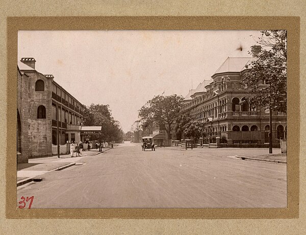 View along George Street, Brisbane towards the Brisbane Technical College, with the Menzies Hotel on the left and The Mansions on the right, circa 191