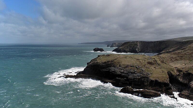 File:View from Tintagel Castle - Cornwall (2).jpg