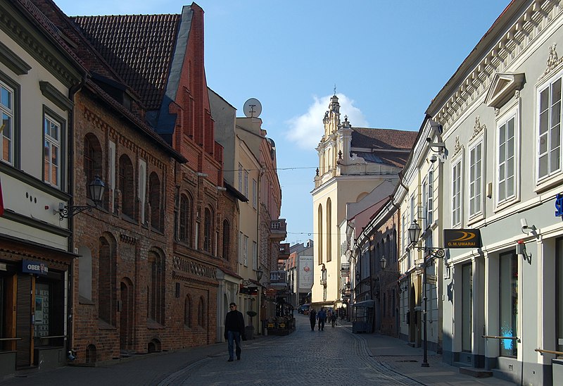 File:Vilnius Pilies street in the morning.jpg