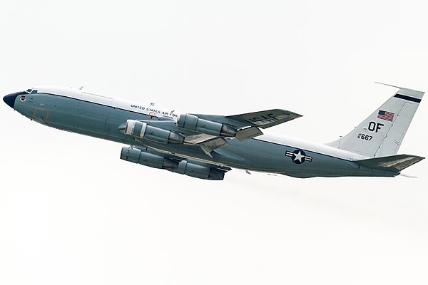 القوات الجوية الأمريكية ستحول ثلاث طائرات KC-135R الى WC-135R