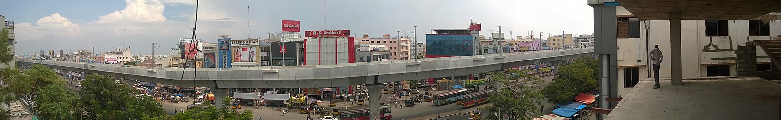 A view of Dilsukhnagar, one of the largest commercial and residential centers in Hyderabad.