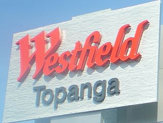 <span class="mw-page-title-main">Westfield Topanga & The Village</span> Shopping mall in Canoga Park, California