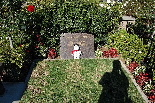 William J. Bell's grave