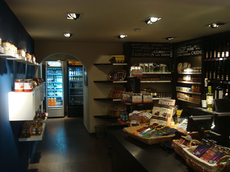 File:Wine Bistro Market Miraflores.JPG