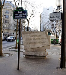 Zola monument commémoratif2.JPG