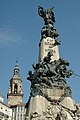 0095 Monument a la Batalla de Vitòria i campanar de San Migu.JPG