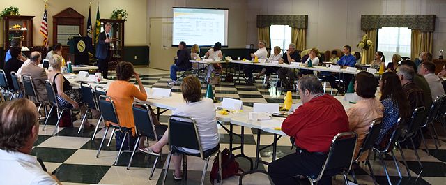 The Faculty Senate at Southeastern Louisiana University hears from University President John L. Crain about the Fiscal Year 2016 budget.