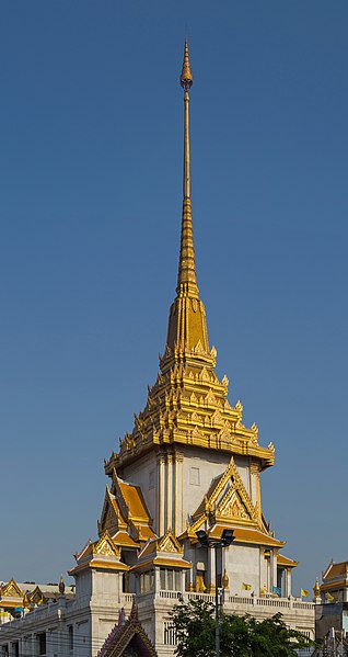 File:2016 Bangkok, Dystrykt Samphanthawong, Wat Traimit Witthayaram (02).jpg