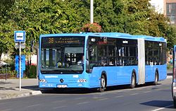 Mercedes-Benz Conecto G típusú autóbusz a Szent Imre téren