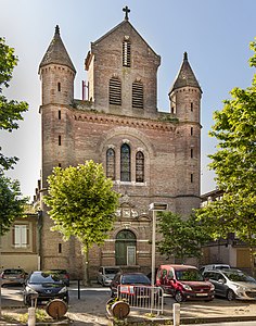 Église Saint-Pierre-des-Blancs, ou des Pénitents-blancs.