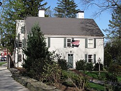 Abraham Hill House, сәуір, 2010, Belmont MA.jpg