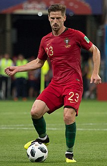 أدريين سيلفا: لاعب كرة قدم برتغالي