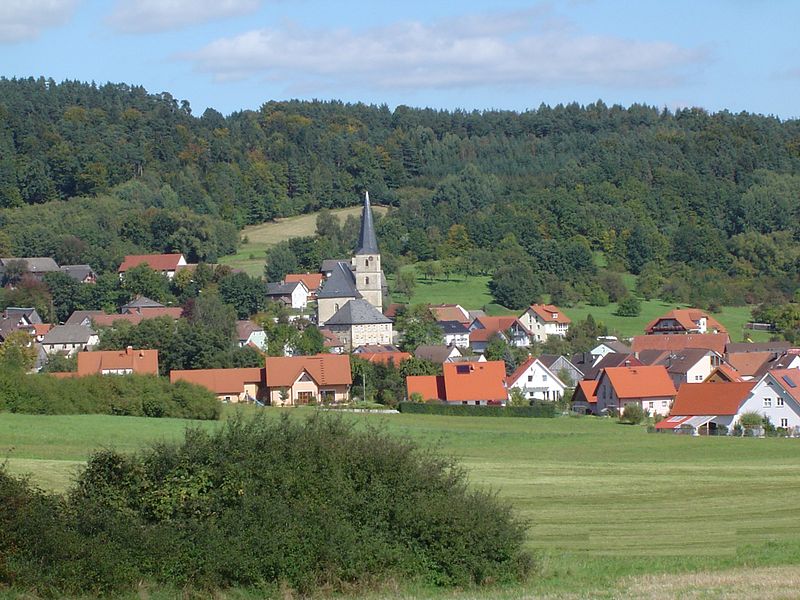 File:Ahorntal - Volsbach 01 (Gesamtansicht).JPG