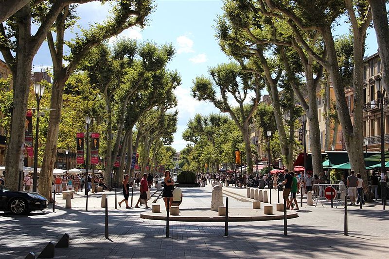 File:Aix en Provence, le cours Mirabeau1.JPG