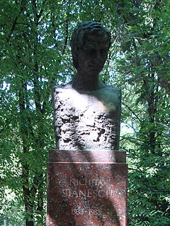 Statue of Stănescu in the Alley of Classics, Chișinău