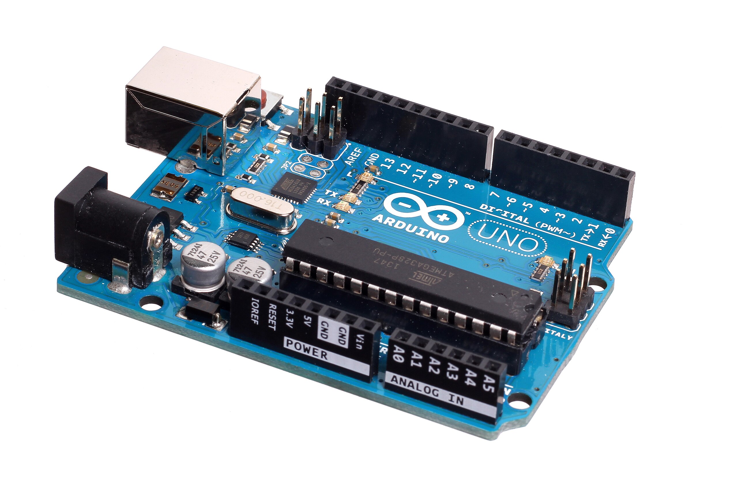 File:Arduino-uno-perspective-whitw.jpg - Wikimedia Commons
