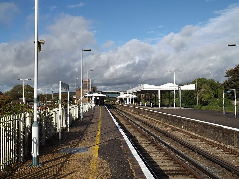 File:Arundel railway station, October 2014 03.JPG