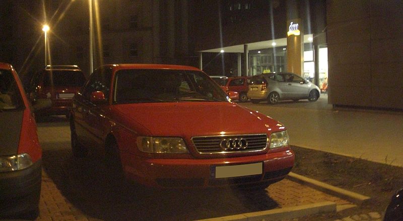 File:Audi A6 C4 red.JPG