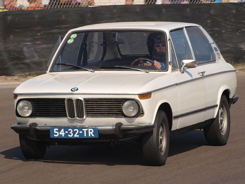 File:BMW Touring 2002 dutch licence registration 54-32-TR.JPG